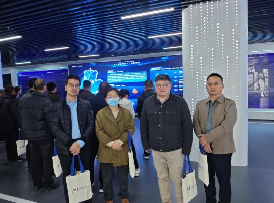 九三学社郑州市航空港支社参加“同心出彩、凝心聚力”主题学习活动